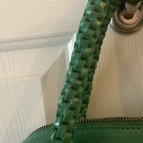 Latico Roam crossbody - Picture 3 of 8